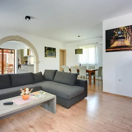 Casa Jurman Holiday home *